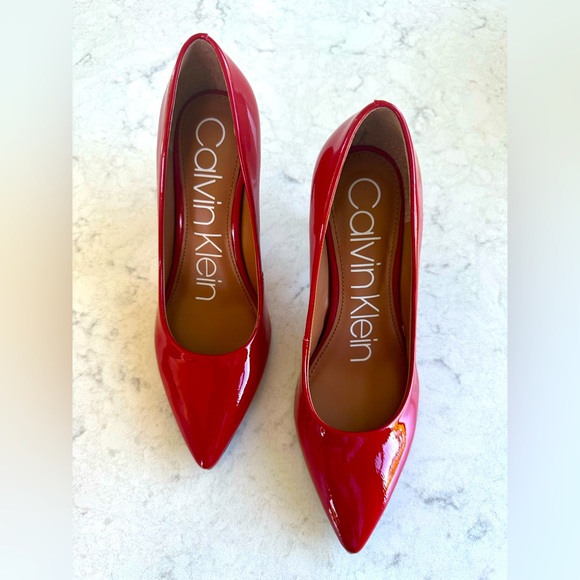 Calvin Klein Women’s Gayle Patent Red Leather Pump 6M. - Picture 1 of 4